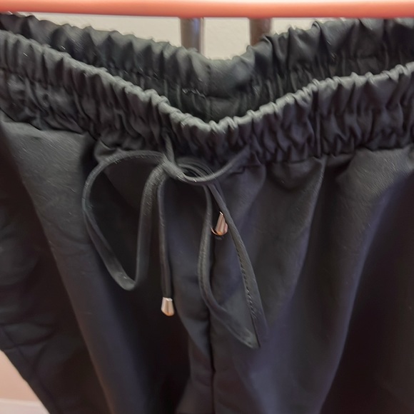 Black pants - Picture 2 of 4